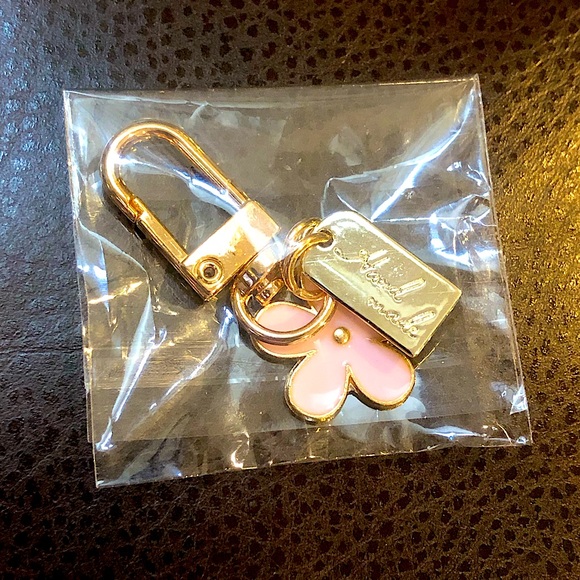 W Black Gold Flower Keychain Brand New - BAG CHARM - Picture 10 of 16